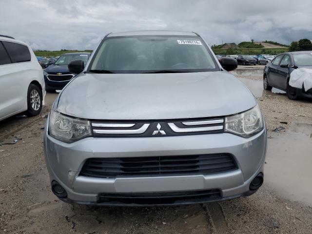 75199774-2014-mitsubishi-outlander_5