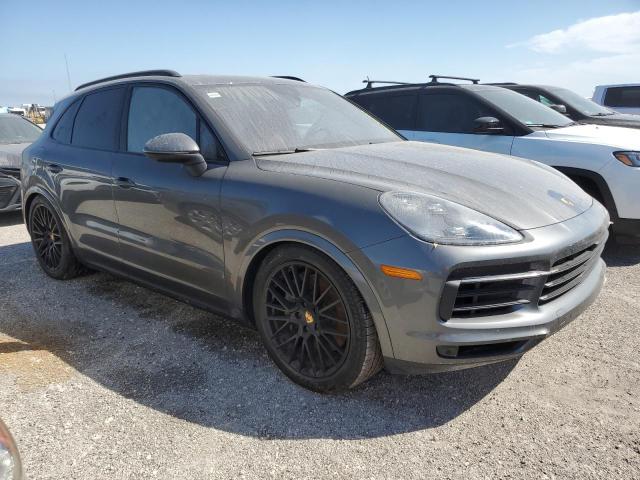 75230994-2022-porsche-cayenne_4