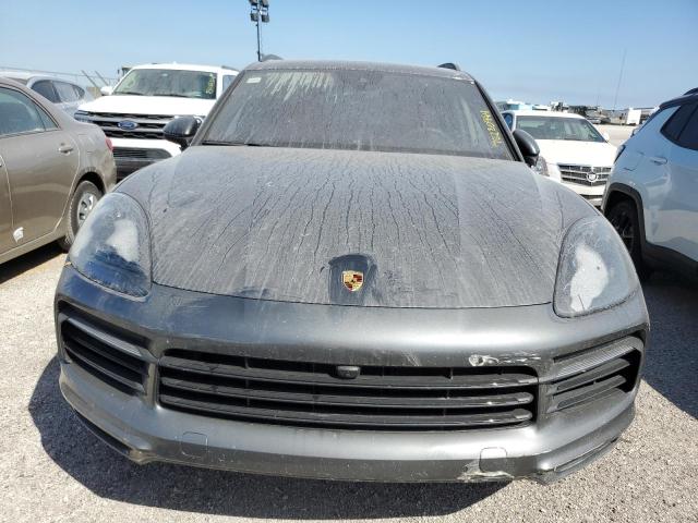 75230994-2022-porsche-cayenne_5