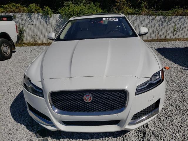 75490794-2017-jaguar-xf_5