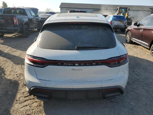 75618814-2023-porsche-macan-base_6