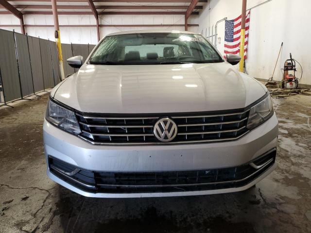 75680974-2017-volkswagen-passat_5