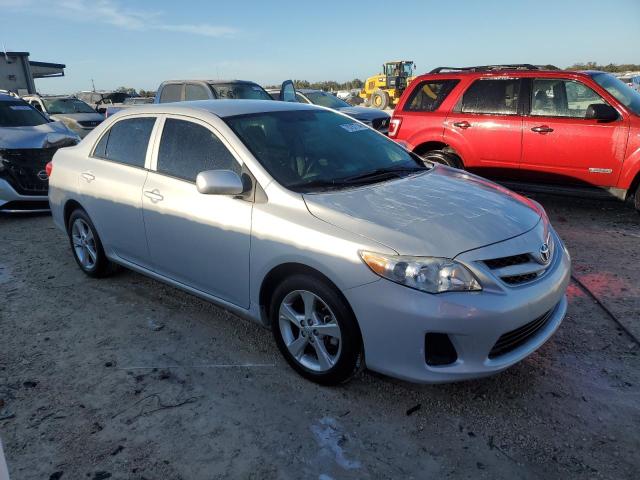 75797714-2013-toyota-corolla_4