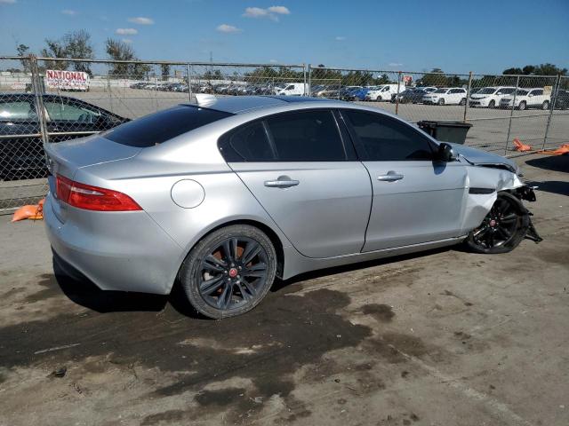 75828153-2017-jaguar-xe_3