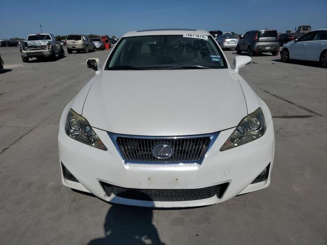 76071874-2013-lexus-is_5