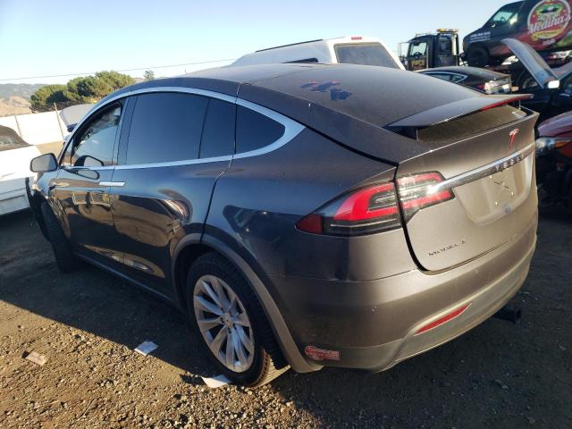 76086933-2017-tesla-model-x_2