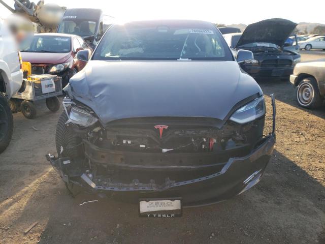 76086933-2017-tesla-model-x_5