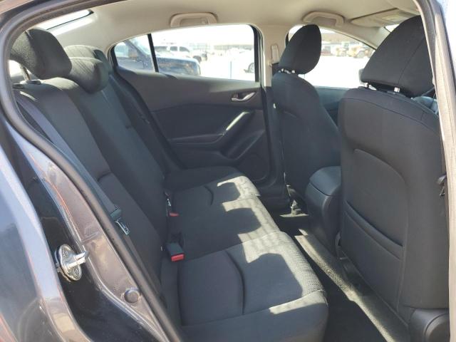 76098874-2015-mazda-3_10