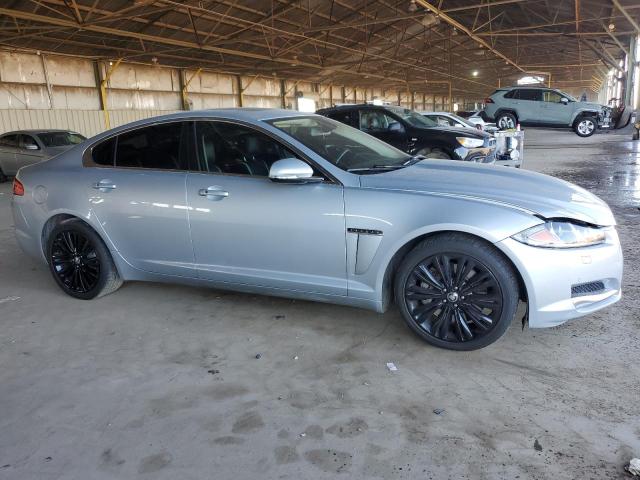 76121364-2012-jaguar-xf_4