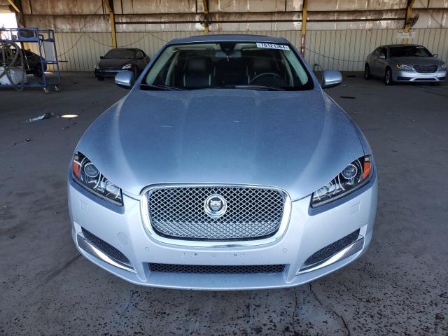 76121364-2012-jaguar-xf_5