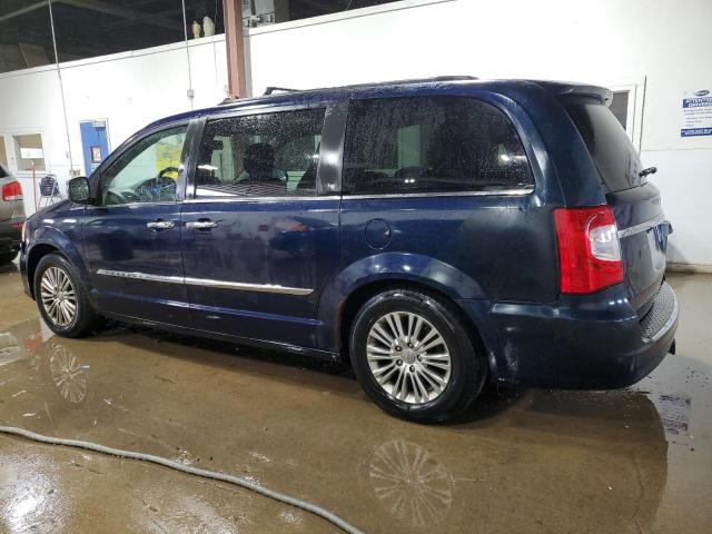 76148304-2013-chrysler-minivan_2