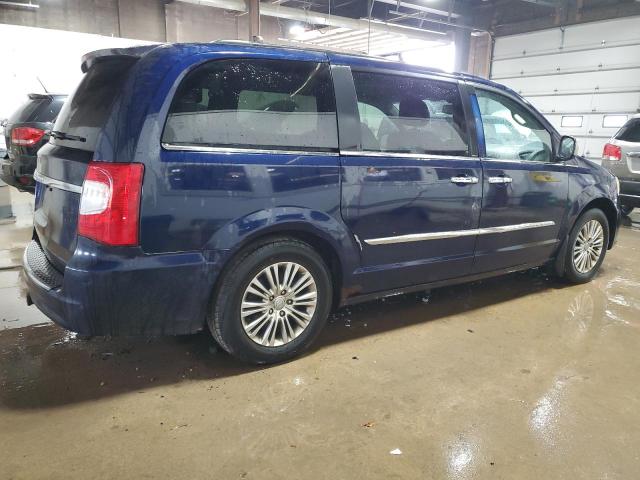 76148304-2013-chrysler-minivan_3