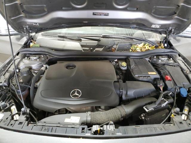 76250394-2015-mercedes-benz-gla-class_11