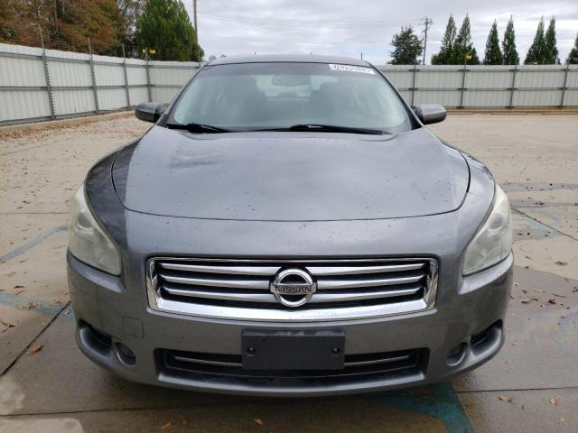 76299533-2014-nissan-maxima_5