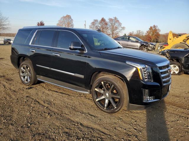 76537983-2016-cadillac-escalade_4