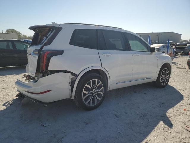 76582194-2024-cadillac-xt6_3