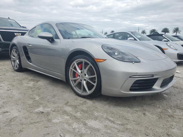 76584694-2024-porsche-cayman_4