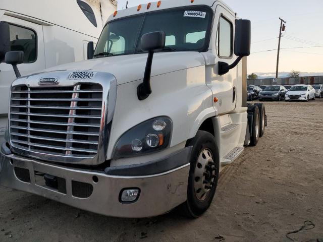 76600943-2015-freightliner-all-other_2