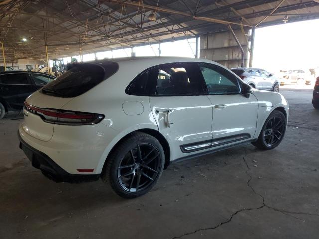 76688264-2023-porsche-macan-base_3