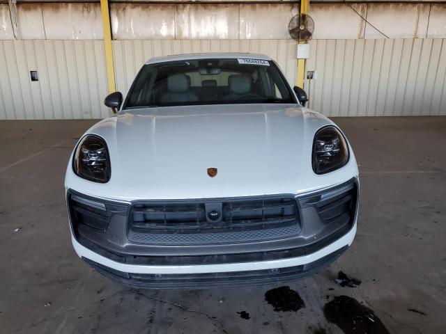 76688264-2023-porsche-macan-base_5