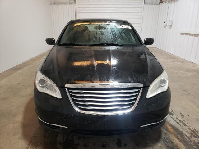 76714784-2014-chrysler-200_5