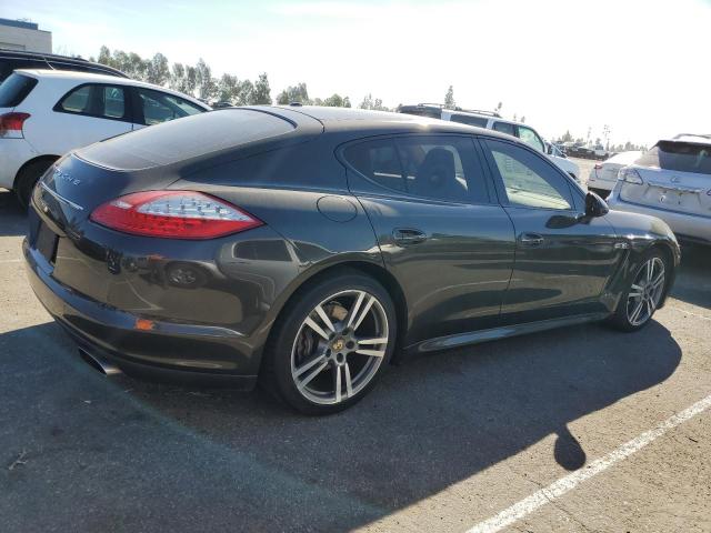 76725624-2012-porsche-panamera_3