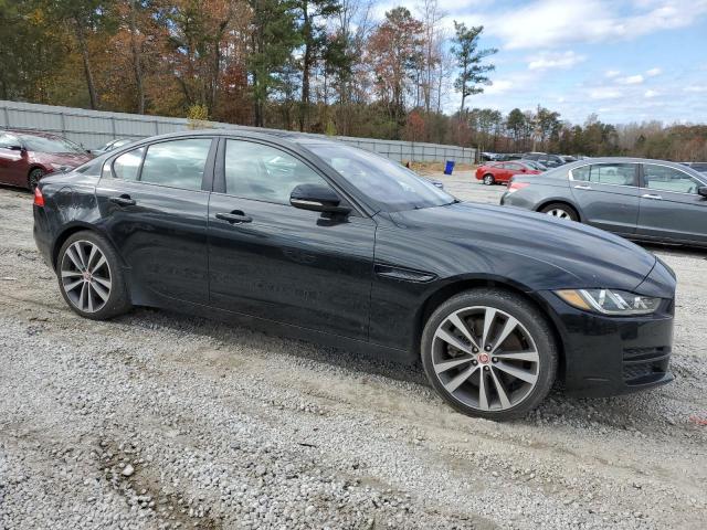 76813433-2017-jaguar-xe_4