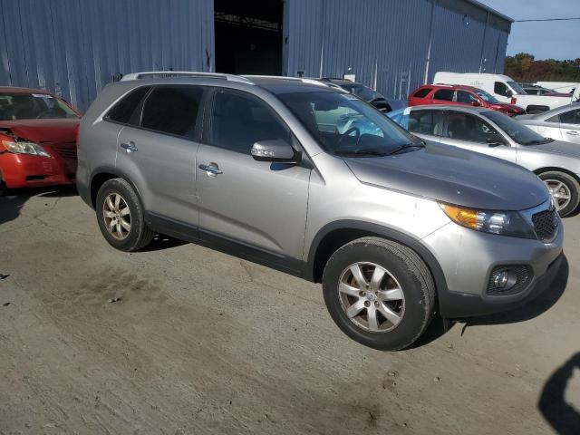 76843634-2013-kia-sorento_4