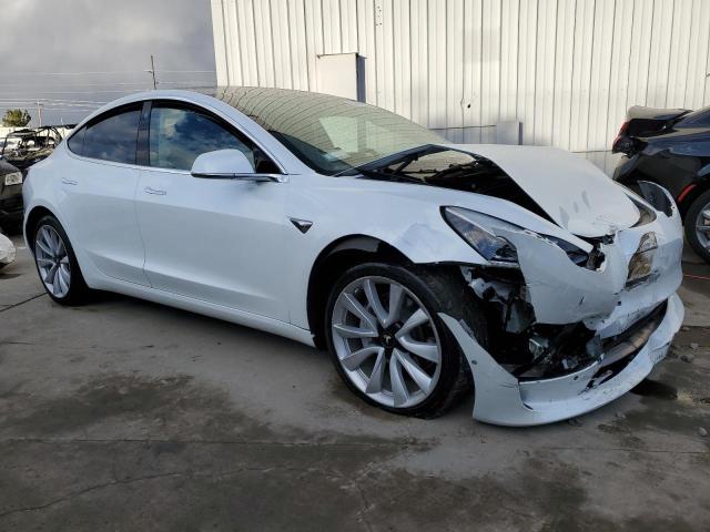 76930023-2019-tesla-model-3_4