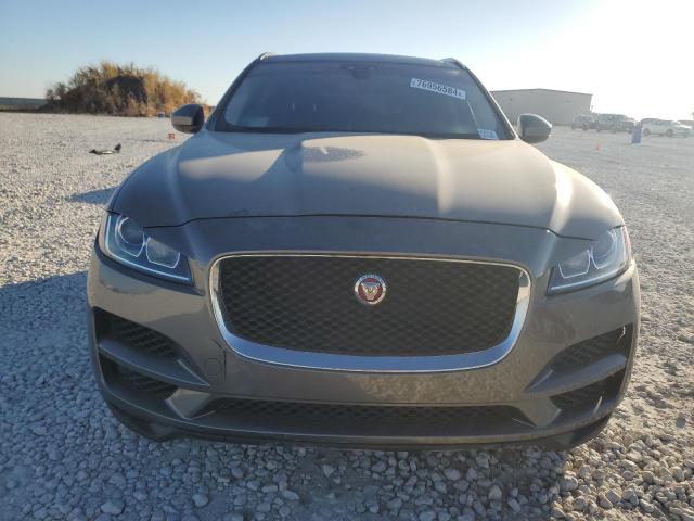 76956584-2017-jaguar-f-pace_5