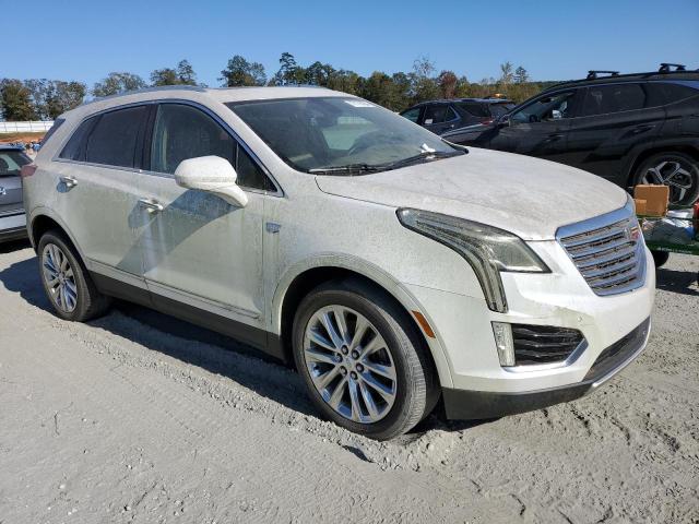 77178464-2017-cadillac-xt5_4