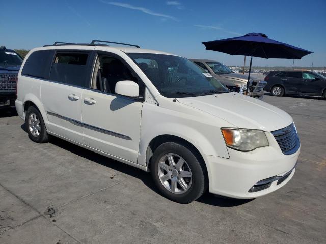 77180894-2012-chrysler-minivan_4