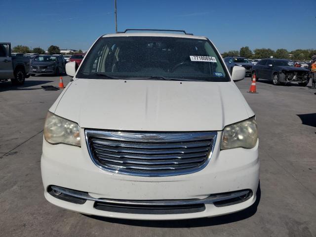 77180894-2012-chrysler-minivan_5