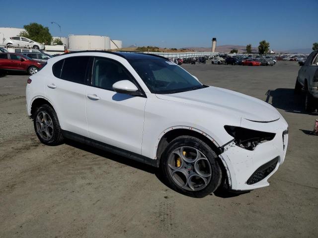 77234274-2019-alfa-romeo-stelvio_4