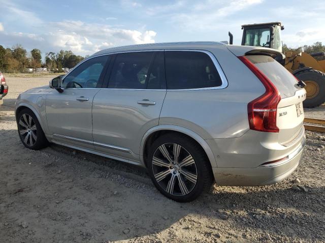 77296944-2022-volvo-xc90-t8-re_2