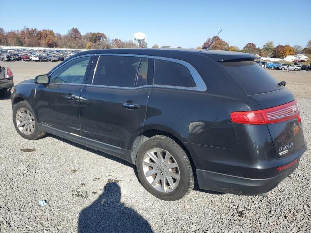 77577954-2014-lincoln-mkt_2