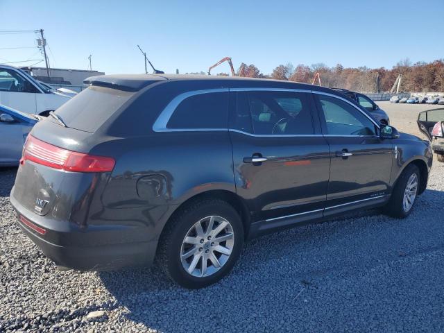 77577954-2014-lincoln-mkt_3