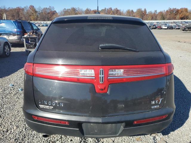 77577954-2014-lincoln-mkt_6