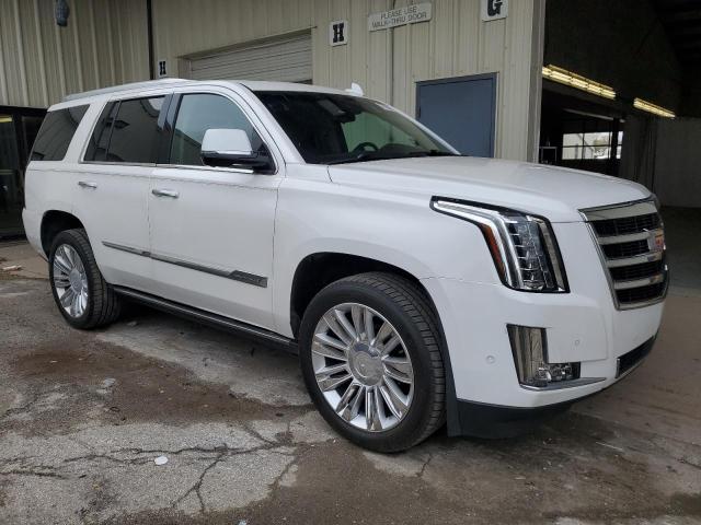 77590394-2019-cadillac-escalade_4