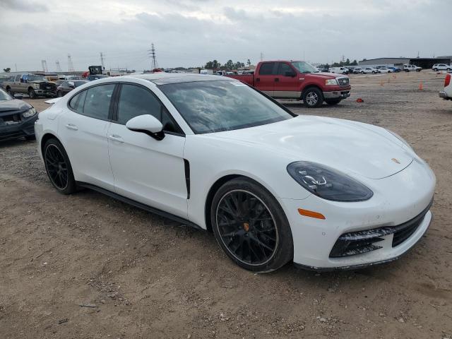 77650594-2018-porsche-panamera_4