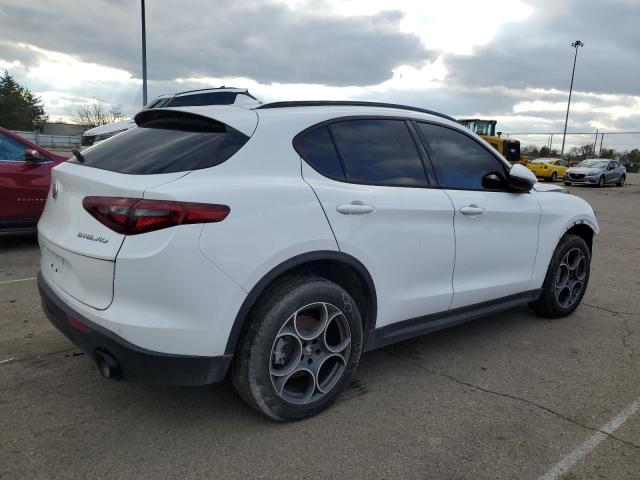 77743583-2022-alfa-romeo-stelvio_3