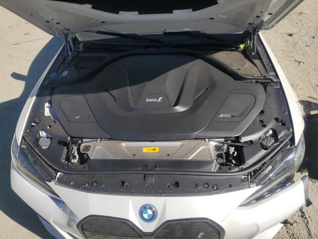 77760254-2023-bmw-i4-edrive_11