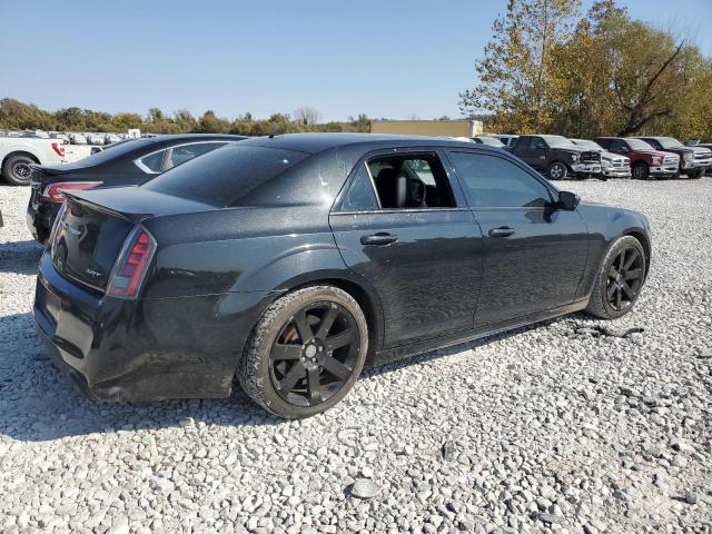 77766654-2014-chrysler-300_3