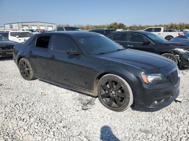 77766654-2014-chrysler-300_4