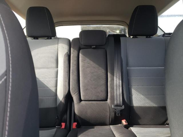 77784704-2015-ford-escape_10