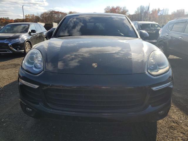 77884344-2016-porsche-cayenne_5