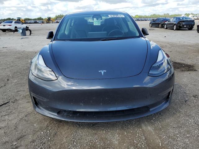 78121404-2023-tesla-model-3_5