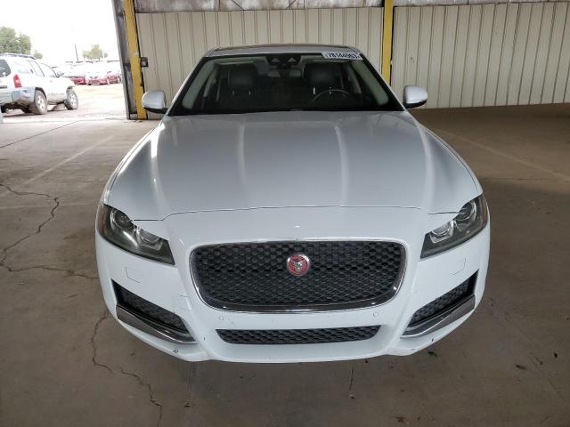 78144963-2017-jaguar-xf_5