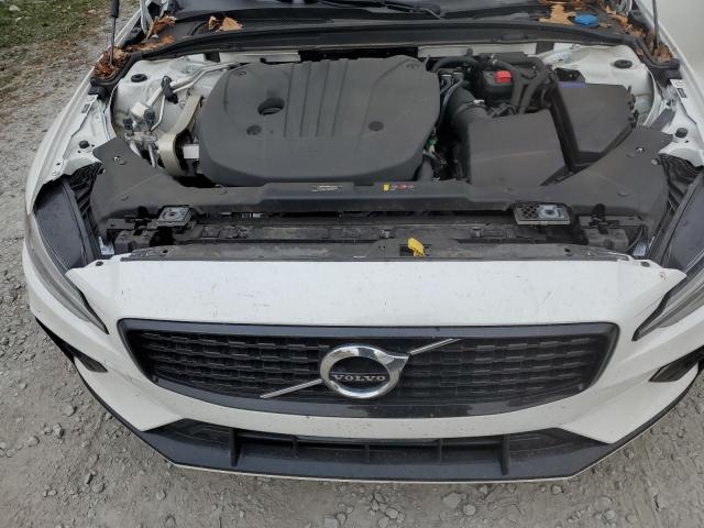 78240024-2022-volvo-s60-b5-mom_11