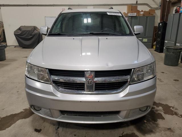 78242844-2010-dodge-journey_5